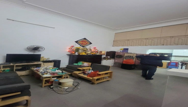 Cho thuê nhà nguyên căn ngõ 120 Dương Văn Bé ô tô, 2 tầng, 55m2, 2 ngủ, 9 Triệu